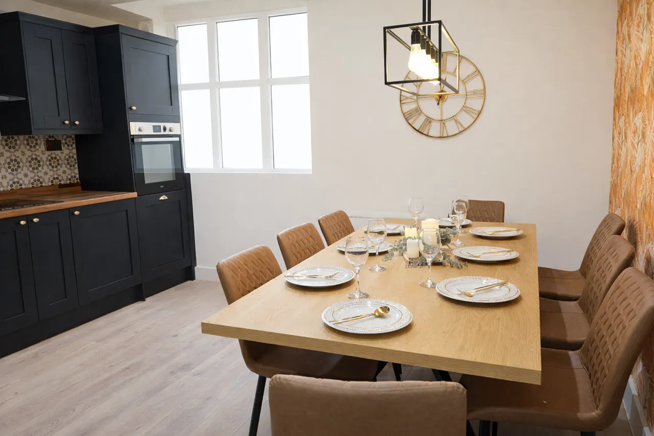 Kitchen dining area